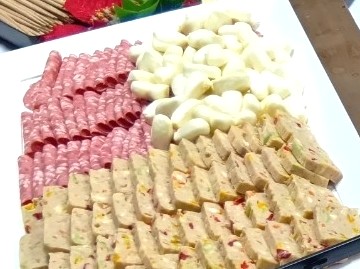 おすすめハムとチーズの3種盛